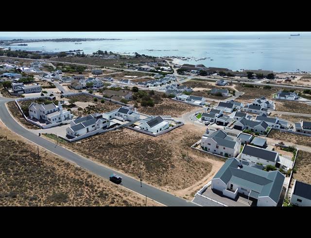 812M² VACANT LAND FOR SALE IN DA GAMA BAY